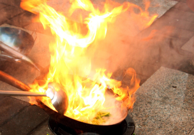 廚房食用油著火了怎么辦